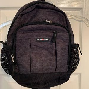 Swiss Gear crossbody tablet friendly travel bag